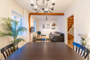 Day Dream Central Akureyri Three Bedroom Apt